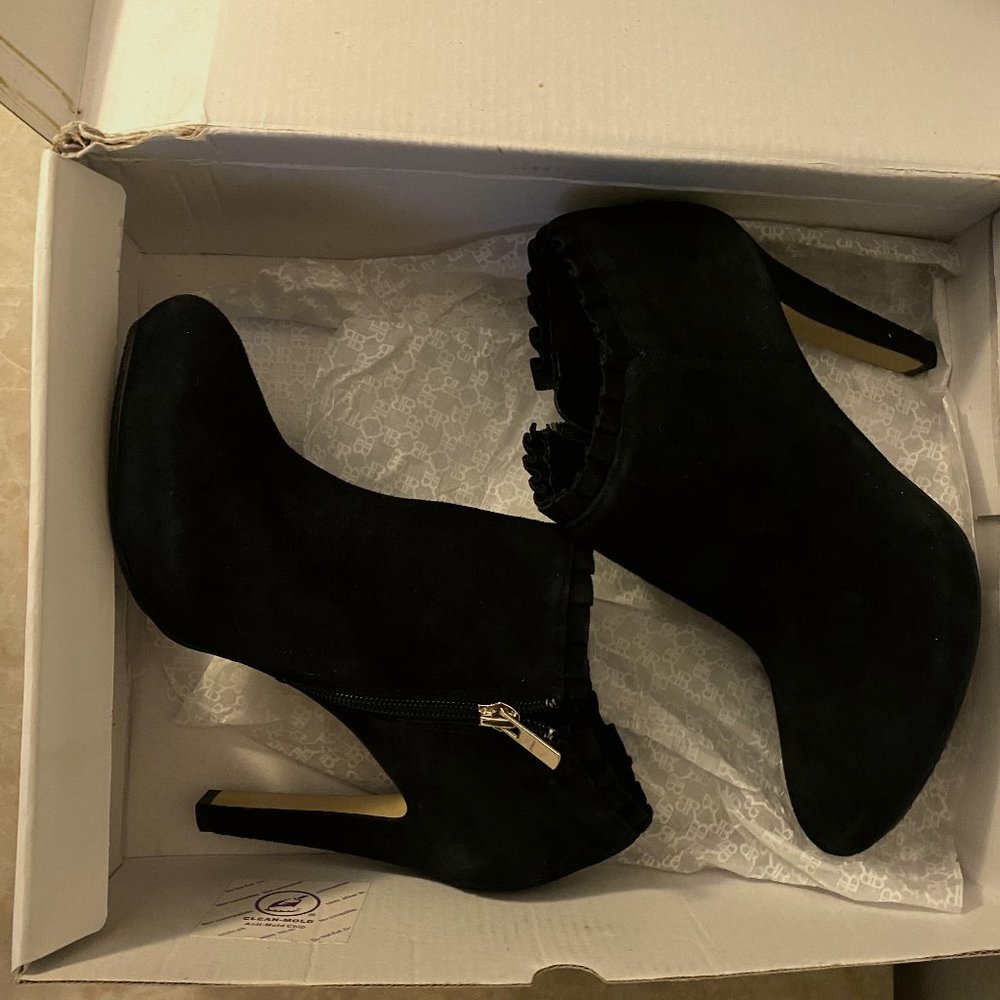banana republic syndey black boot heels size 6